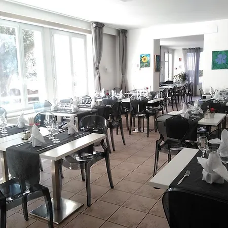 Le Coin Fleuri Hotel